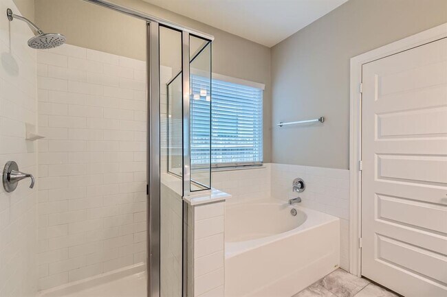 Building Photo - 1609 Arial Dr
