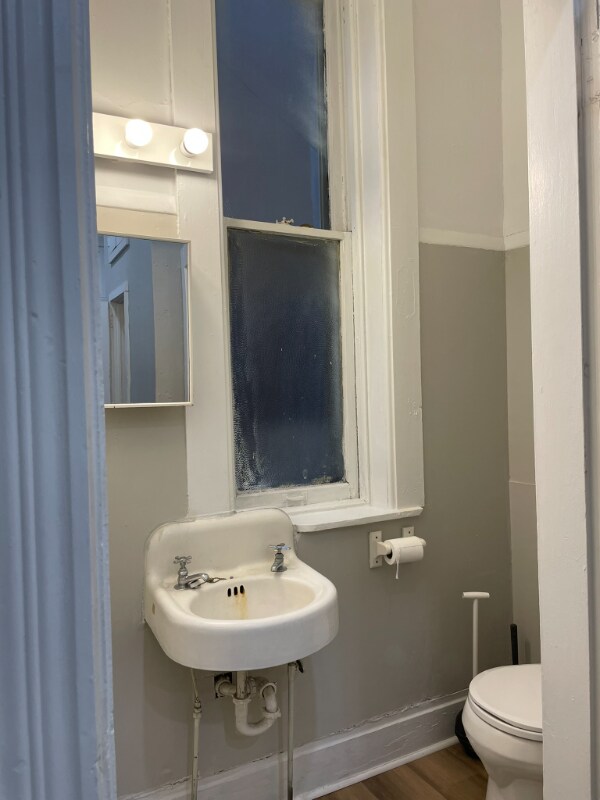 Building Photo - 65 Smith Pl