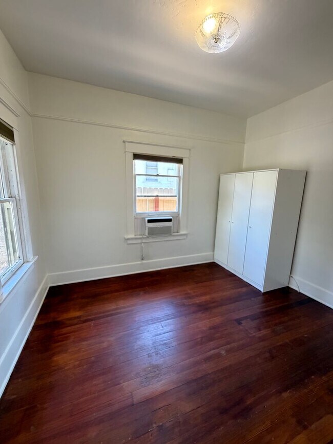 Building Photo - Quaint 2BD/1BA house in La Mesa Village available now for a 1-year lease!