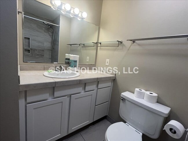 Building Photo - 11200 SW 83rd Ave