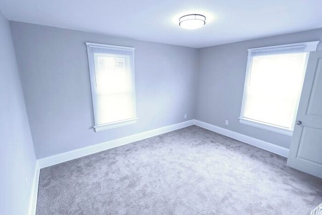 Building Photo - 893 Delia Ave