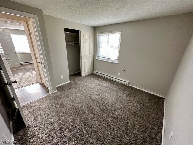 Building Photo - 660 S Shore Ct