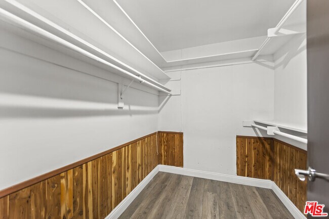 Building Photo - 9724 Bothwell Rd