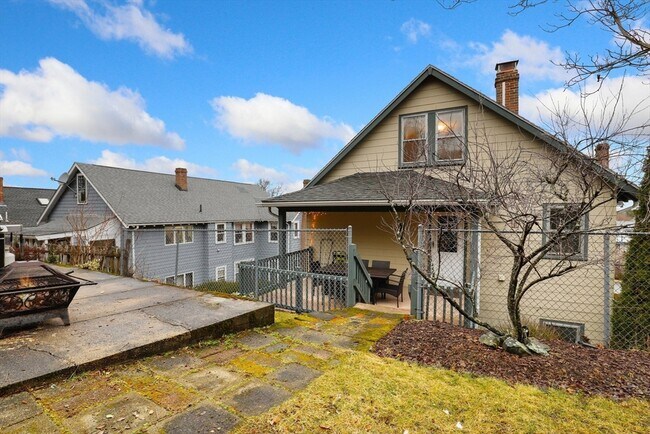 Building Photo - 54 Edgecliff Rd