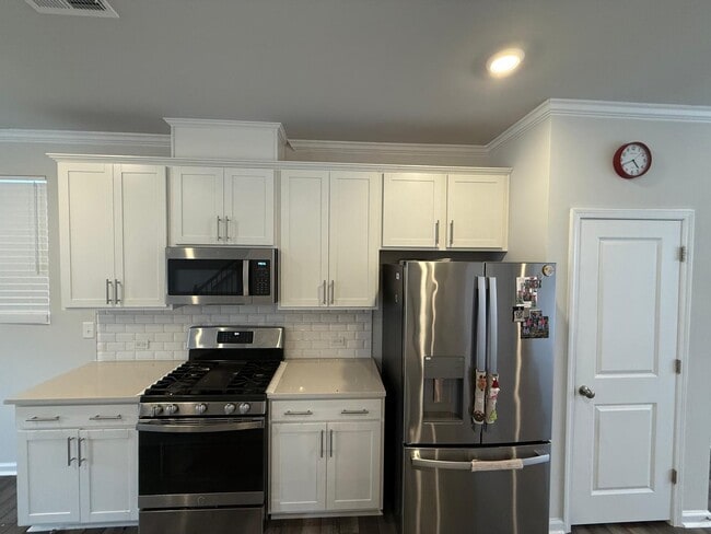 Building Photo - 409 Deercroft Dr