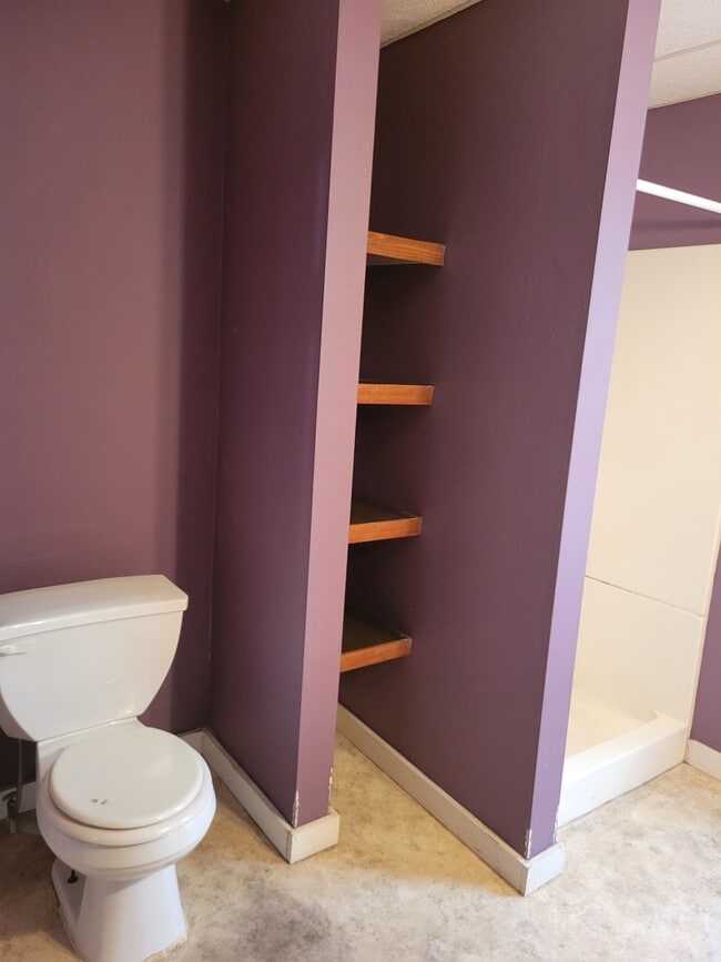 Building Photo - 617 7th Ave