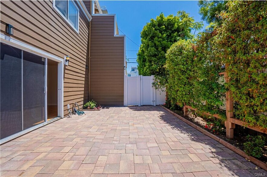 Building Photo - 2522 Voorhees Ave