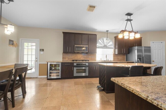 Building Photo - 5803 Song Ridge Ct
