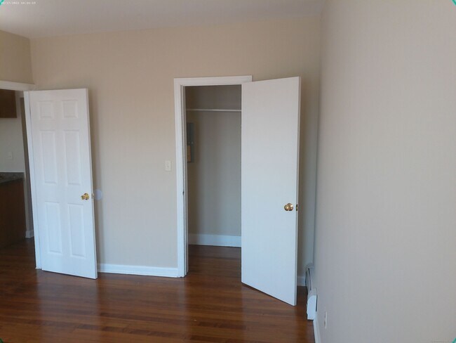 Building Photo - 2343 Barnum Ave