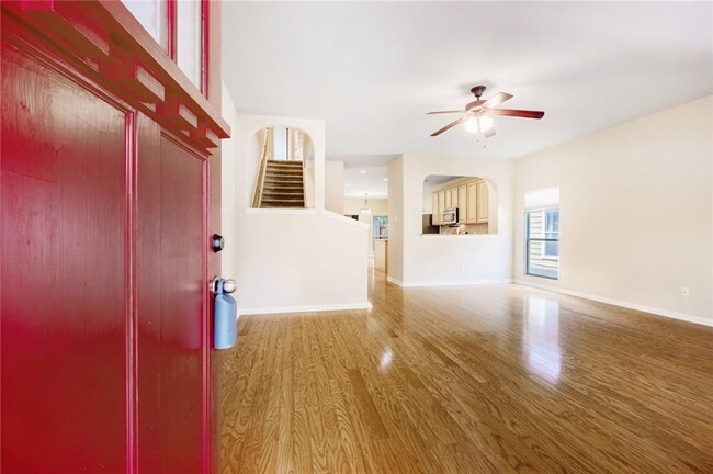 Building Photo - 2205 Independence Dr