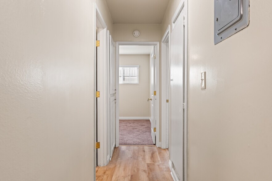 Hall Way - 9226 Palm St