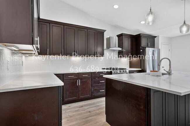 Building Photo - 926 Townhouse Ln