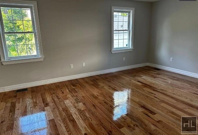 Building Photo - 4 bedroom in QUEENS NY 11434