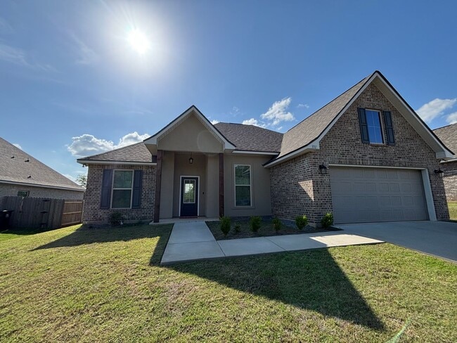 Building Photo - Gorgeous 3 Bedroom Home in Princeton - Only 3 Years Old!