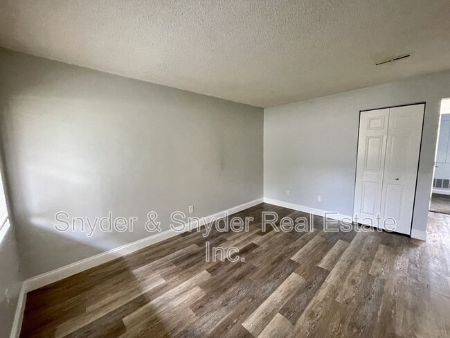 Building Photo - 2605 Terrace Ave