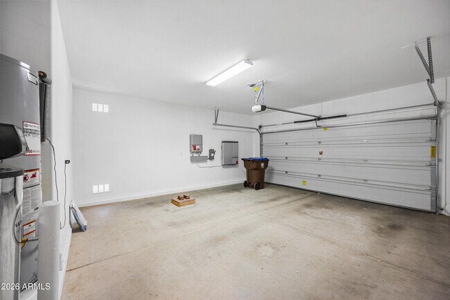 Building Photo - 2543 W Arroyo Way