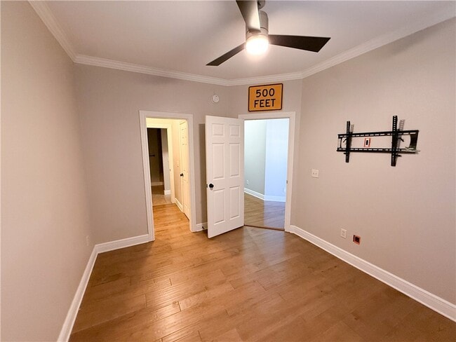 Building Photo - 6665 W Valley View Rd