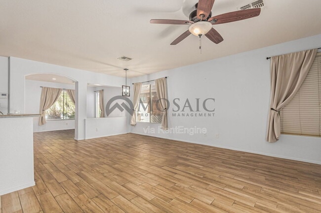 Building Photo - 105 E Piccolo Ct