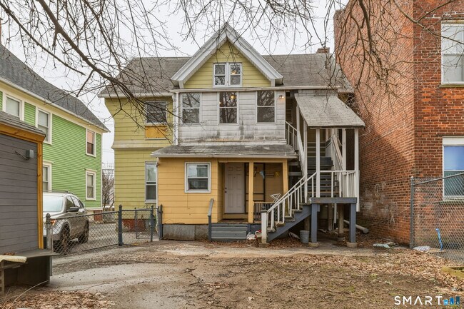 Building Photo - 784 Howard Ave