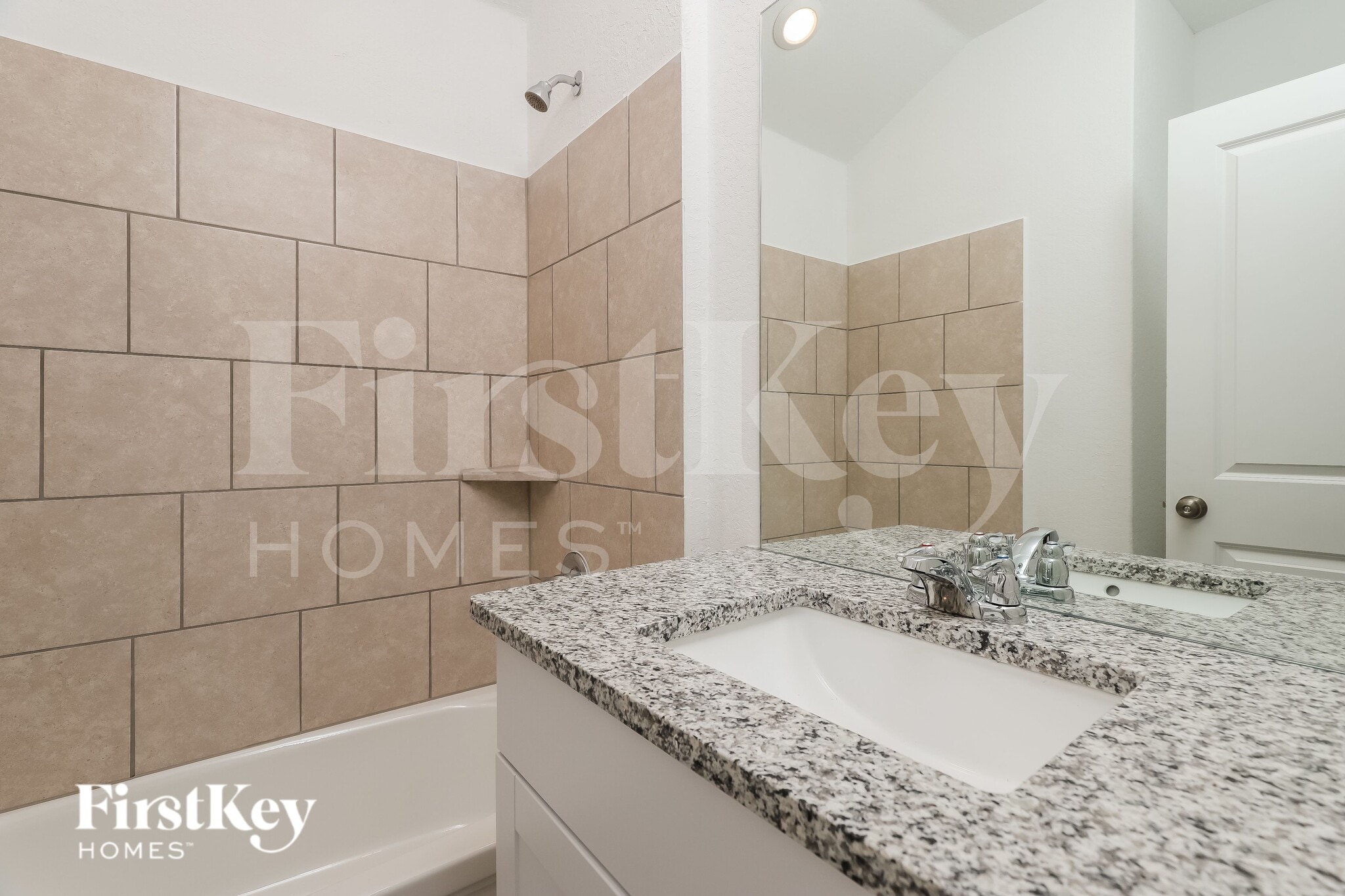 Building Photo - 10710 Vinateros Dr