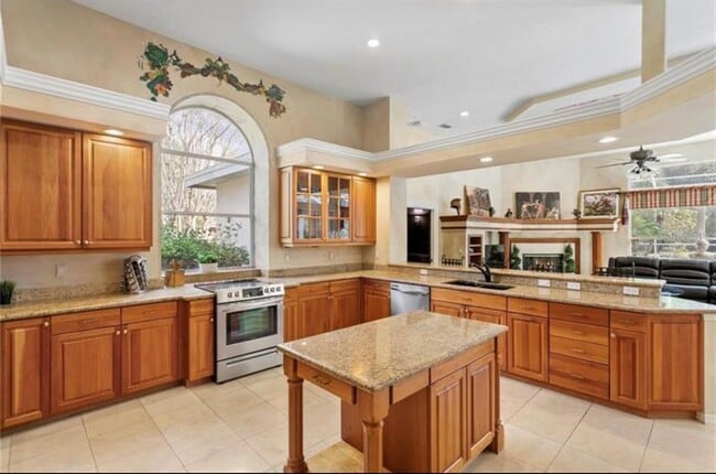 Building Photo - 2270 N Highland Ave