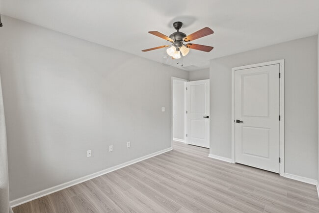 Building Photo - 36 S Poplar St