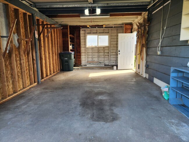 Building Photo - 708 Virginia St
