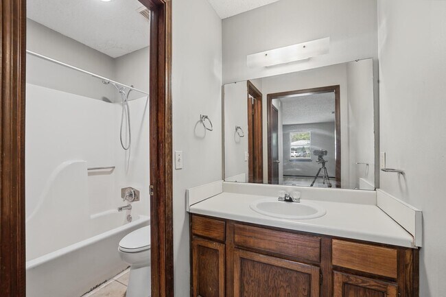 Building Photo - 455 Stara Cir