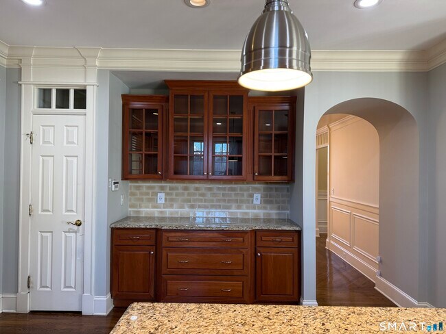 Building Photo - 59 Crescent Rd