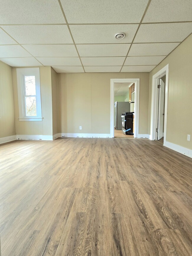 Building Photo - 804 Broad St