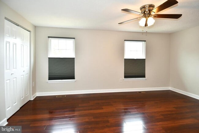 Building Photo - 1586 Pin Oak Dr