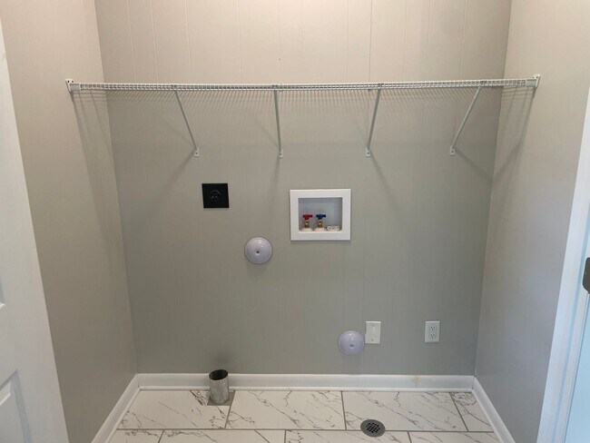 Building Photo - 3785 Pop Stone Cir