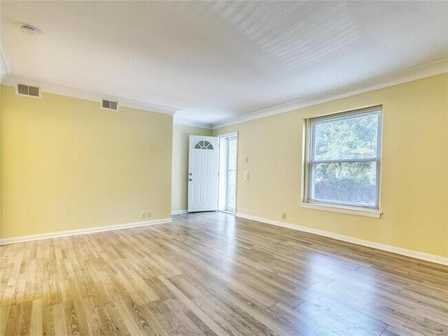 Building Photo - Fantastic 2bd/1ba home! Let yourself in!