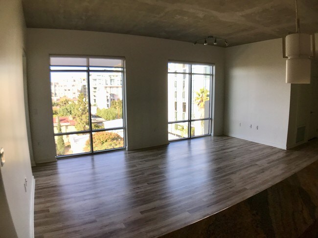 Building Photo - 3740 Park Blvd