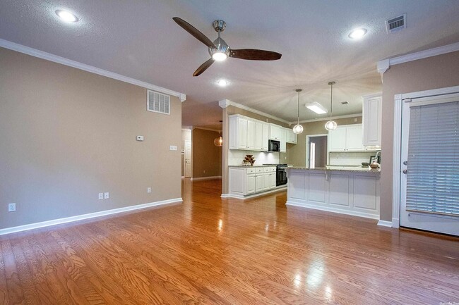 Building Photo - 20 Bouresse Dr