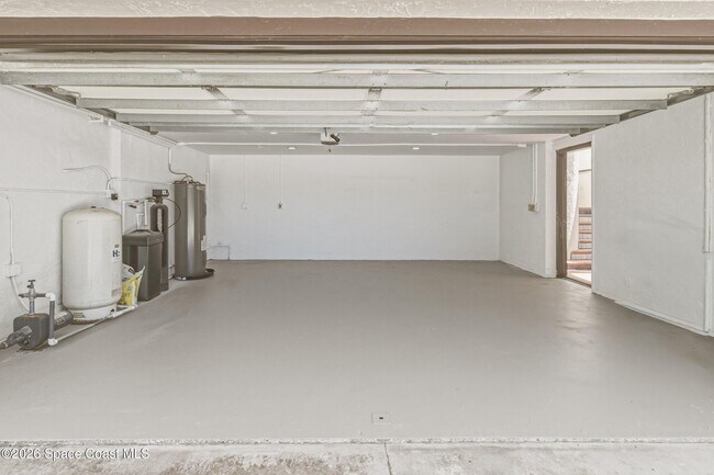 Building Photo - 9365 S Hwy A1A