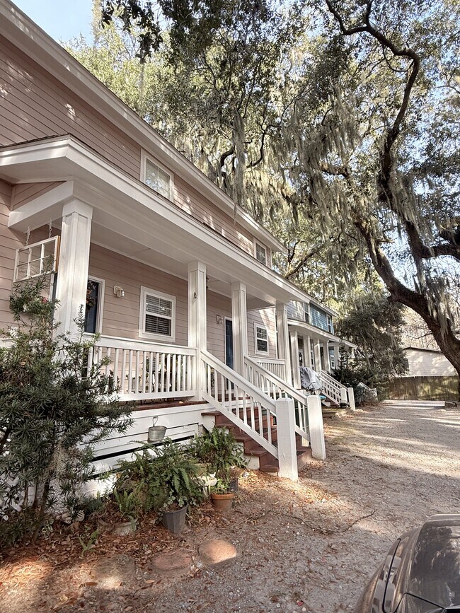 Building Photo - 817 15th St