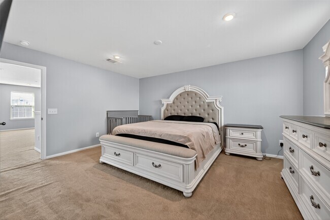 Building Photo - 10831 Fall Mill Dr