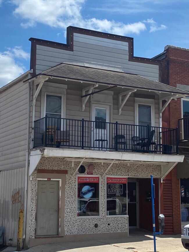 Primary Photo - 74 N Court St