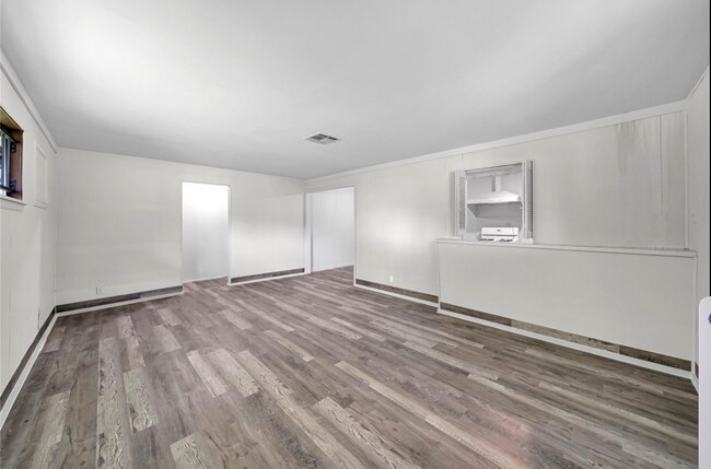 Building Photo - 3207 Florida St