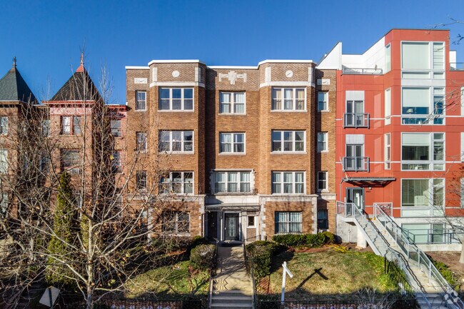 Building Photo - Chapin Ciara Condominium