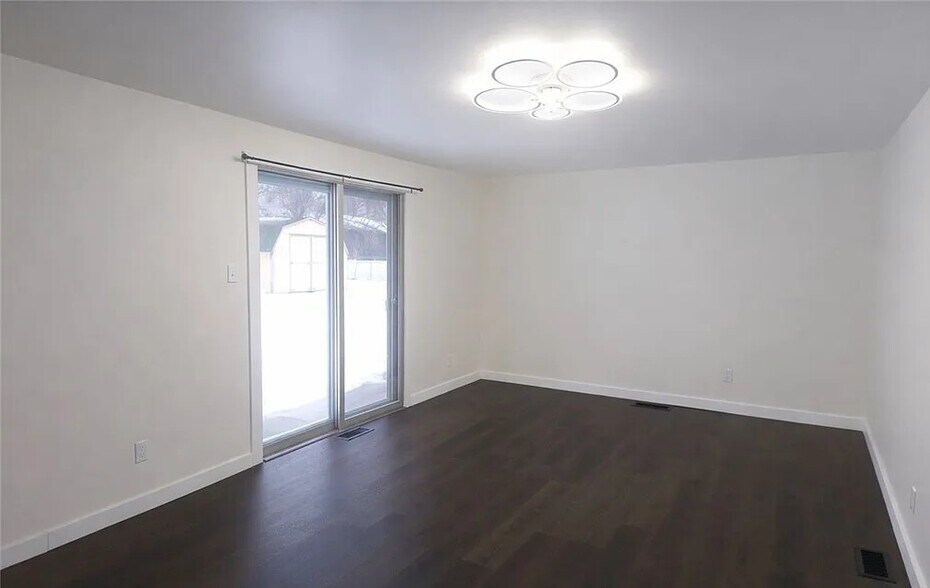 Building Photo - 3668 Castano Dr