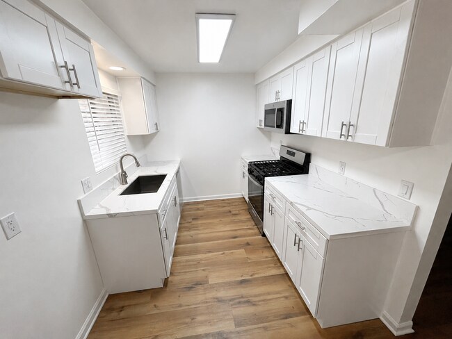 Building Photo - 343 S Steckel Dr