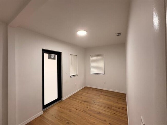 Building Photo - 1721 SW 12th St