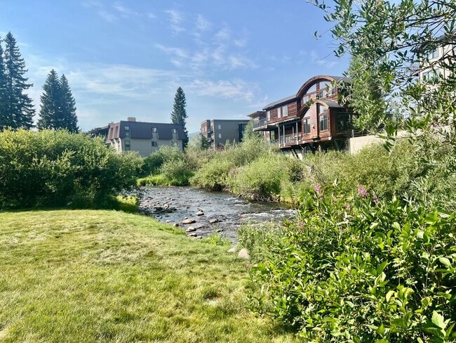 Building Photo - Beautifully updated 2-bedroom, 2-bathroom condo in Winter Park