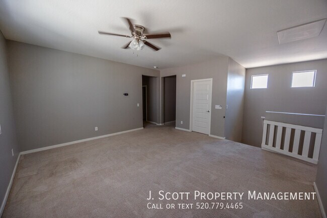 Building Photo - 1270 Carlsbad Dr