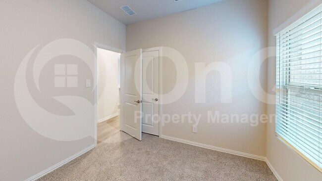 Building Photo - 5115 Bonanza Dr