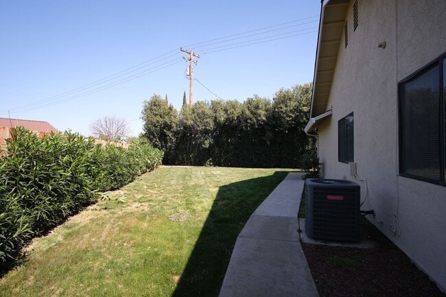 Building Photo - Cozy 3-Bedroom, 2-Bath Home in Modesto