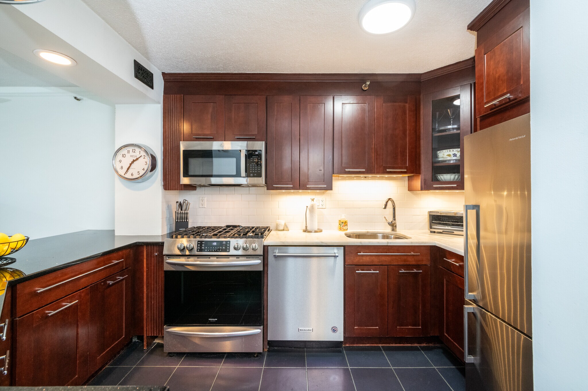Custom kitchen - 14 Nosband Ave