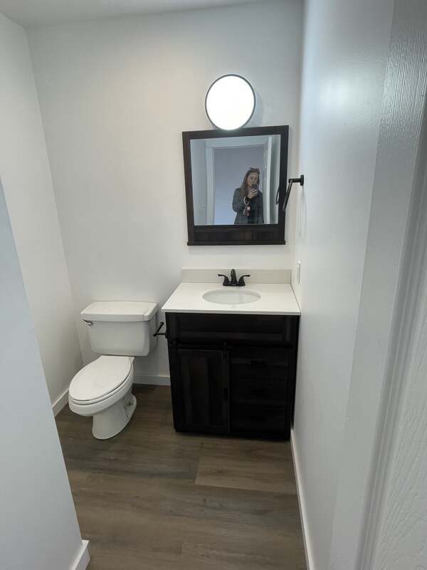 Building Photo - 1642 Hillwood Dr